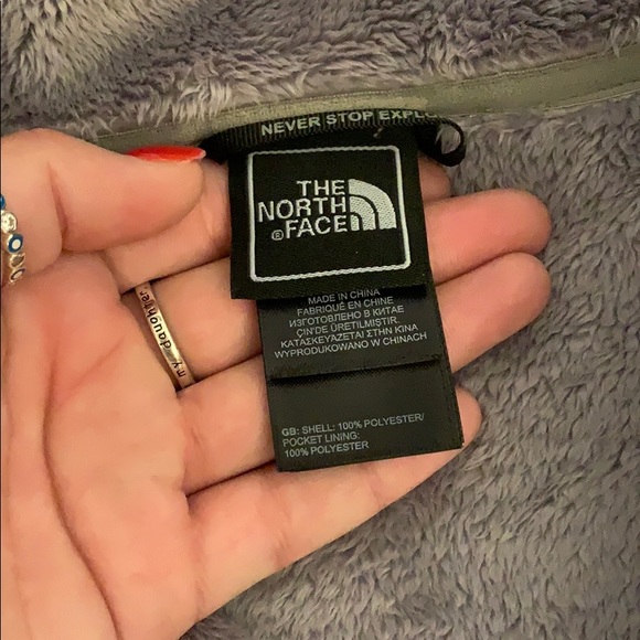 Authentic fuzzy gray north face jacket - Picture 5 of 7
